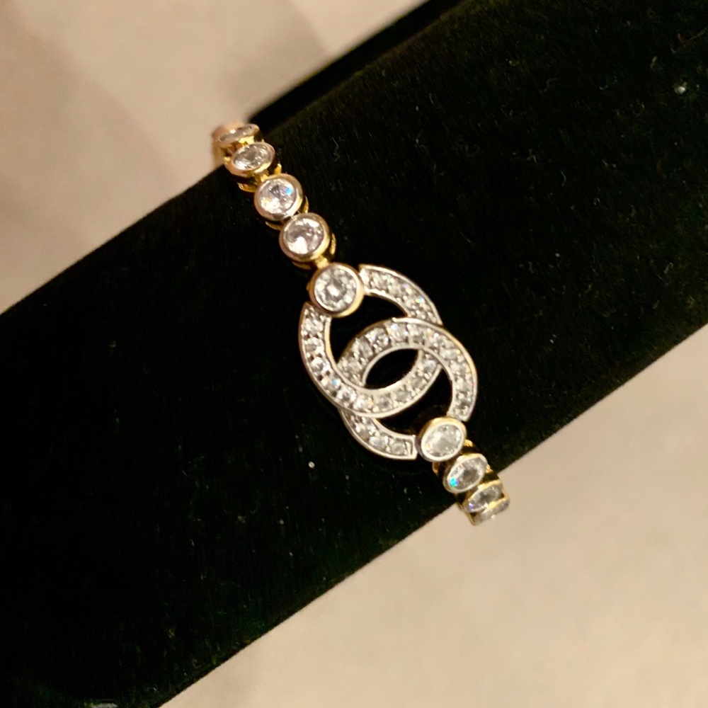 Fashion bracelet